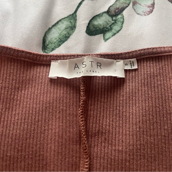 ASTR Pushup corset nude bodycon DRESS - Picture 3 of 5